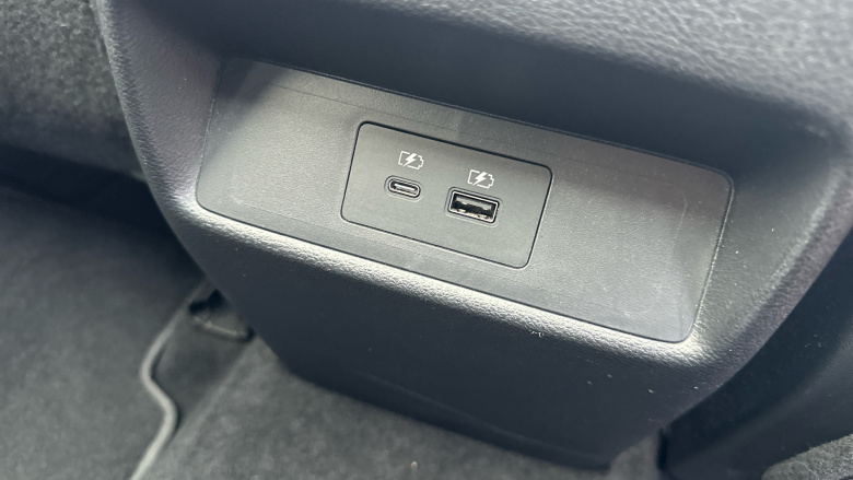 Nissan Qashqai 1.3 DiG-T MH N-Connecta 5dr Petrol Hatchback